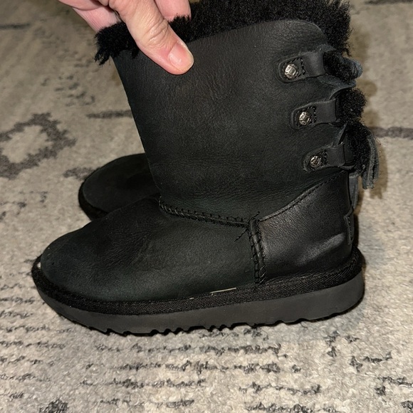 Girls UGG Black Boots size 13 - Picture 3 of 6
